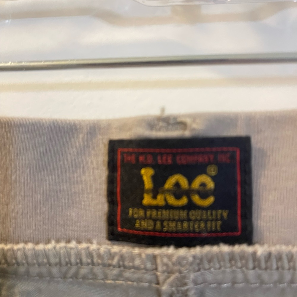 Two pairs Lee Cargo Shorts (one Khaki, one Gray) - Picture 3 of 4